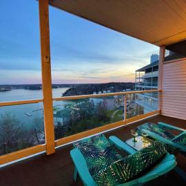 Rare GEM @Emerald Bay - Smart Home - THAT VIEW!!!、レイク・オザークのホテル