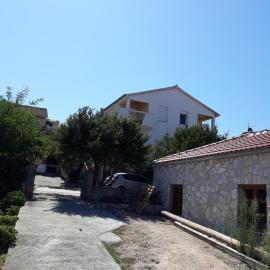 Frka-Petešić, hotell i Sali