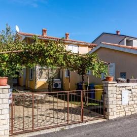 Apartments with parking space Valbandon, Fazana - 7352