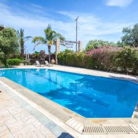 Olive Grove Villas, hotel sa Lachi
