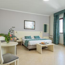 Viesnīca Hotel Centrale Spa & Relax pilsētā Alkāmo
