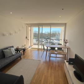 Carcavelos Nova University super location T2, отель в Каркавелуше