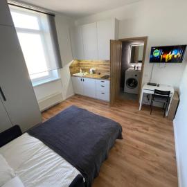 29 Airport Apartment