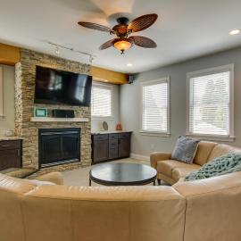 Walk to Beach! Group-Friendly Ocean City Getaway, hôtel à Ocean City