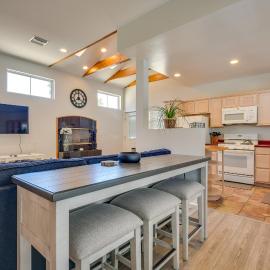 Luxe Pasadena Casita w/ Fireplace & Grill, hotel a Pasadena