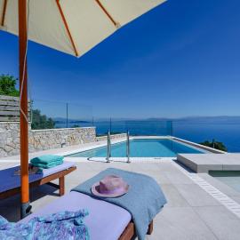 Sea & Cliff Luxury Suites, hotel a Benitses