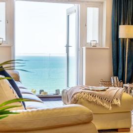 Carbis Bay - Luxury 3 Bed Penthouse Apartment with Sea Views Parking Sauna Balcony