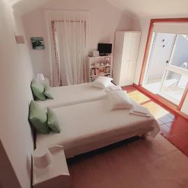 SUN & SAND GUESTHOUSE, hotel in Esposende
