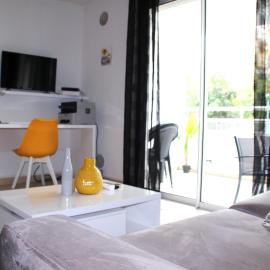 Studio moderne, centre-ville, au calme, parking privé