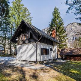 Holiday Home Kozorog, hotel in Bohinj
