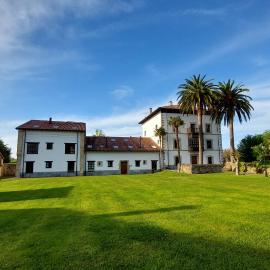 Apartamento en Preciosa Casa de Indiano en Noriega, Asturias, hotel in Noriega