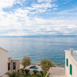 Apartments Desirée, hotel a Sutivan