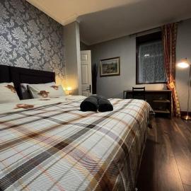 The Nook Crieff - central 2-bed with garden :) – hotel w mieście Crieff