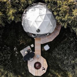Beautiful Olive Pod Geo Dome House with Hot Tub, hotel a East Horsley