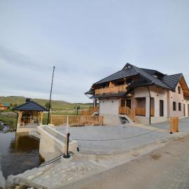 Gold Gondola Premium Apartments, Hotel in Ribnica