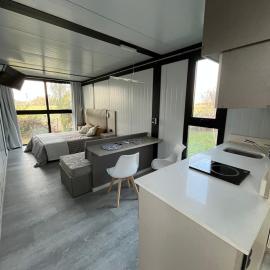 Greenboxaparts, hotel Firmatban