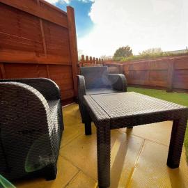 The Wee Nook Crieff - 1-bed with garden :) – hotel w mieście Crieff