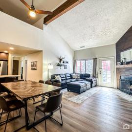 Luxury Ski Condo With Hot Tub