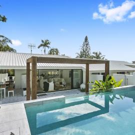 Currawong Song, Hotel in Noosa Heads