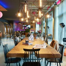 Moxy Paris Charles de Gaulle Airport, khách sạn ở Roissy-en-France