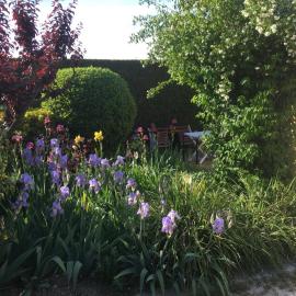 Le Nid au Pied du Mont Ventoux, hotel in Malaucène
