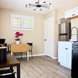 Lincoln, 1 Bedroom House near Xavier & Downtown, хотел в Синсинати