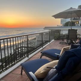 Oceanfront 2BR Condo, Private Beach & Patio, Rare Find, hotel di Carlsbad