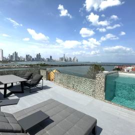 AmazINN Places Penthouse Deluxe, Skyline and Private Rooftop, Hotel in Panama-Stadt