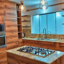 Casa Pacheco - Luxury 2BR/2BA w/ Jacuzzi - Walk to Beach & Castle, hotel di Chancay