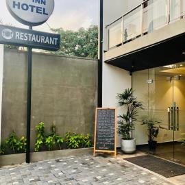 Tropic Inn - Mount Lavinia, khách sạn ở Mount Lavinia