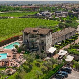 Bertoletta Village Apartments, hotel in Peschiera del Garda