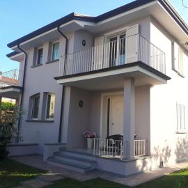 VILLETTA CON GIARDINO, hotel in Lido di Camaiore