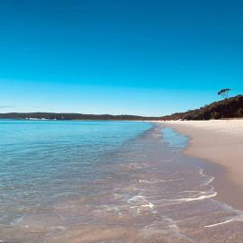 Sea La Vie on Hyams Metres to beach and cafe., hotel a Hyams Beach