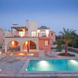 Villa Saraliana Sandy Beach Villas - Heated Pool - Jacuzzi - Private Beach Area, hotel Póli Hriszohúszban