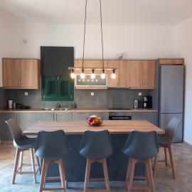 Aurora Andros House, hotel in Korthi