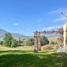 Lakeview Cottage: Rural Retreat, hotel in Pampoenkraal