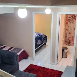 Cozy private room, hotel u gradu 'Brampton'