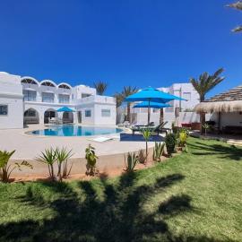 Villa La Palmeraie d'Arkou, grande piscine, hotel a Arkou