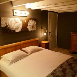 Au coquelicot : gîte cosy pour 8 pers. avec jardin, hotel Athban
