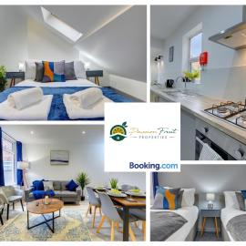 5 Bedroom - 5 Ensuite Baths, Sleeps 10, Near City Centre, with Free Wi-Fi, Garden - Family Stay - Business&Leisure 56HRC