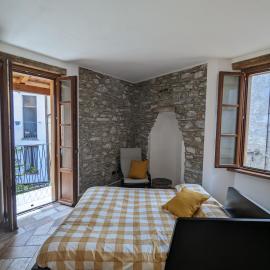 Antica Osteria Apartments، فندق في دونغو