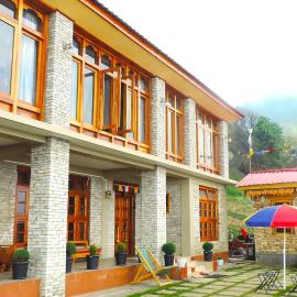 Kharjap Homestay, hotel i Dirāng