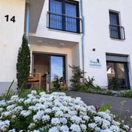 Pension Yvonne - SUPERIOR - 8 Minuten zum Europa-Park, hotel en Rust