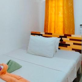 RedDoorz @ Jmalls Island Tourist Inn Dinagat Island，Odok的飯店