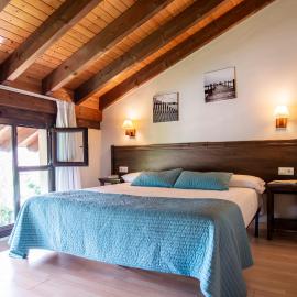 Apartamentos Aldea del Puente，坎加斯－德奧尼斯的飯店