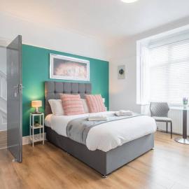 Cambridge Home Suite 1