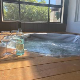Portland sea spa retreat with King bed Free Arcade sleeps 9