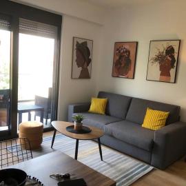 One-bedroom Boho apartment with a pool and jacuzzi