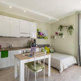 Monza-Station, Wi-Fi e Smart-TV, hotell i Monza
