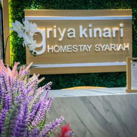 Viesnīca Kinari Sharia Living pilsētā Kediri
